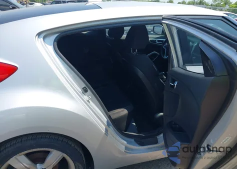 2013 Hyundai Veloster Base W/Black from USA, damaged, VIN KMHTC6AD7DU173789